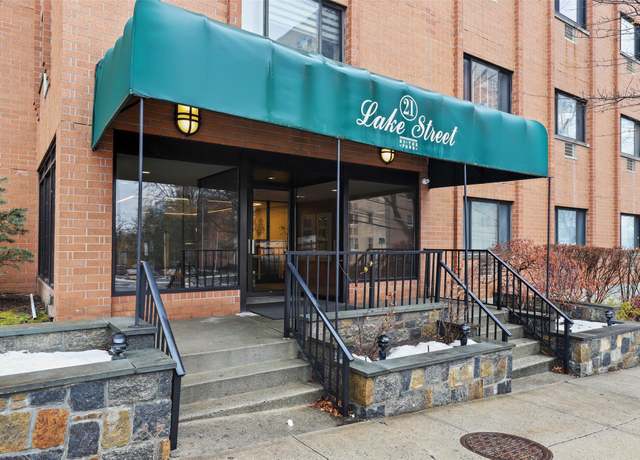 Property at 21 Lake St Unit 1F, White Plains, NY 10603, 1 bed, 1.5 baths