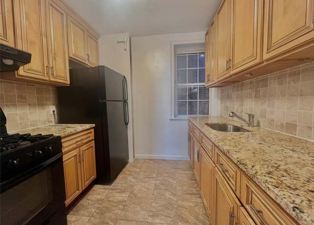 Property at 208 Centre Ave Unit 1A, New Rochelle, NY 10805, 2 beds, 1 bath