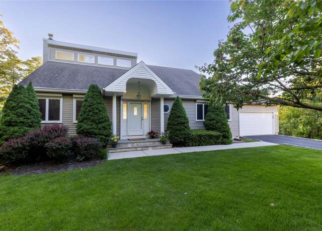 Property at 70 Jean Ct, Riverhead, NY 11901, 3 beds, 2 baths