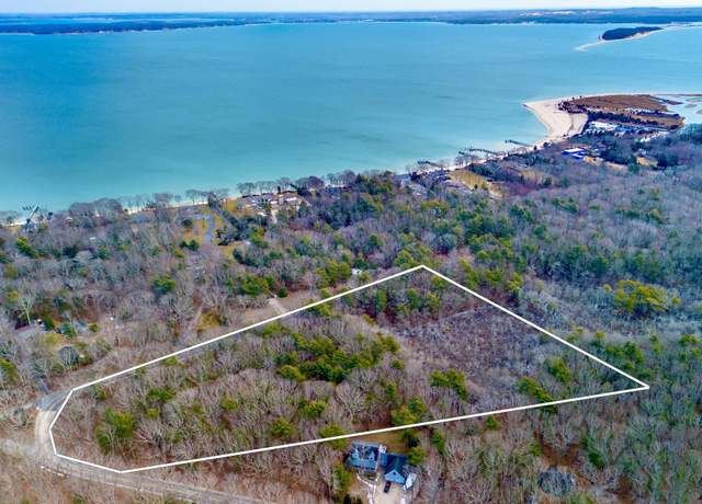 Property at 11200 N Bayview Rd, Southold, NY 11971