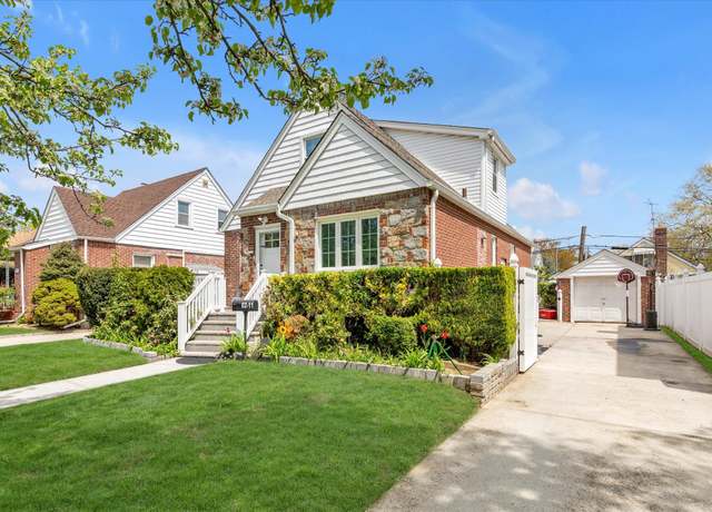 Property at 8211 Commonwealth Blvd, Bellerose, NY 11426, 4 beds, 1 bath