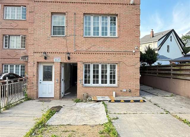 Property at 18827 Woodhull Ave, Hollis, NY 11423, 9 beds