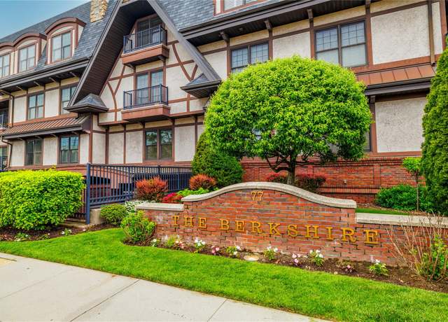 Property at 77 Maple Ave #303, Rockville Centre, NY 11570, 2 beds, 2 baths