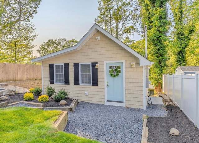 Property at 11 Clubhouse Dr, Rocky Point, NY 11778, 2 beds, 1 bath