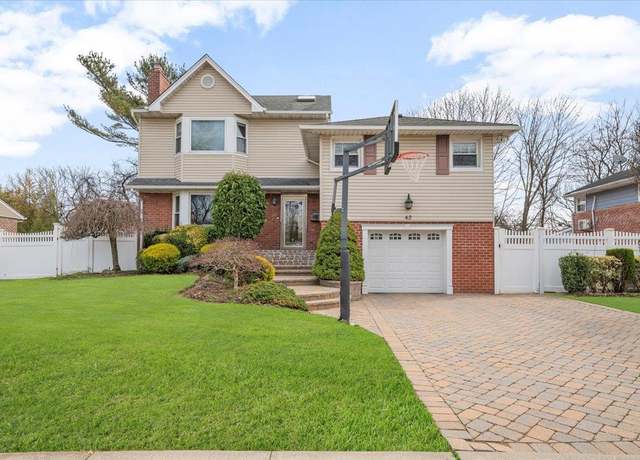 Property at 42 Audrey Rd, Westbury, NY 11590, 5 beds, 3.5 baths