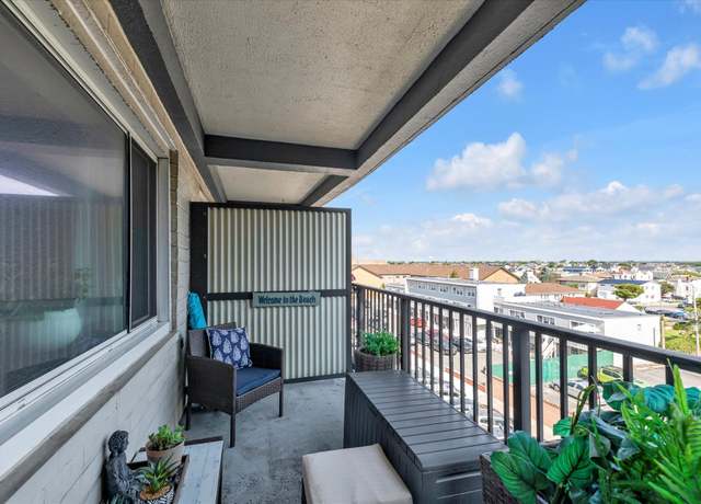 Property at 840 Shore Rd Unit 4K, Long Beach, NY 11561, 2 beds, 1 bath