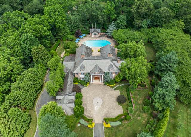 Property at 660 Chicken Valley Rd, Matinecock, NY 11560, 6 beds, 10.5 baths