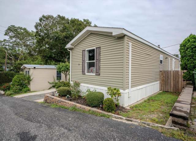 Property at 1795 Osborn Ave #54, Riverhead, NY 11901, 2 beds, 1 bath