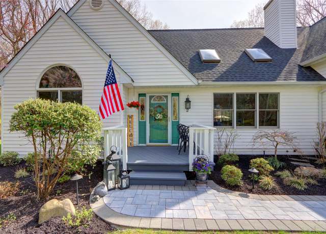 Property at 2 Cathedral Ct, Middle Island, NY 11953, 4 beds, 3.5 baths