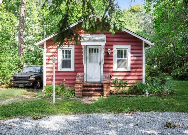 Property at 63 Robinson Ave, Medford, NY 11763, 2 beds, 1 bath