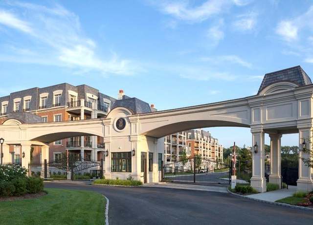 Property at 6000 Royal Ct #6207, North Hills, NY 11040, 3 beds, 3.5 baths