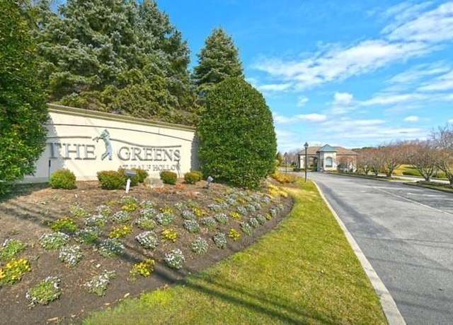 Property at 855 Verona Dr, Melville, NY 11747, 2 beds, 1.5 baths