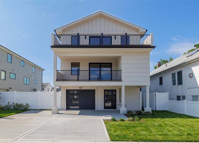 Property at 344 E Fulton St, Long Beach, NY 11561, 4 beds, 3.5 baths