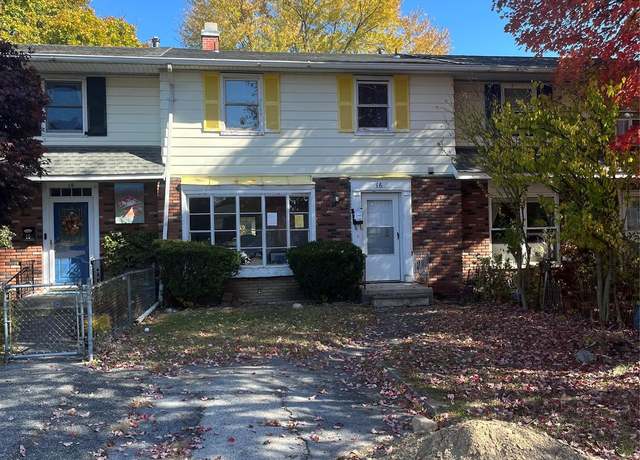 Property at 16 Palmer Ct, Maybrook, NY 12543, 4 beds, 1.5 baths