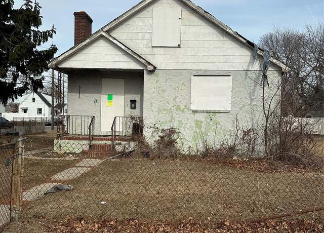 Property at 3 Simmons St, Amityville, NY 11726, 2 beds, 1.5 baths