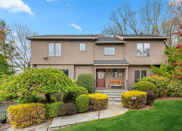 Property at 219 Briarwood Dr, Somers, NY 10589, 4 beds, 3.5 baths