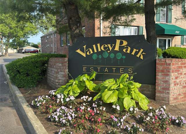 Property at 1079 Hunter Ave #1, Valley Stream, NY 11580, 2 beds, 1 bath