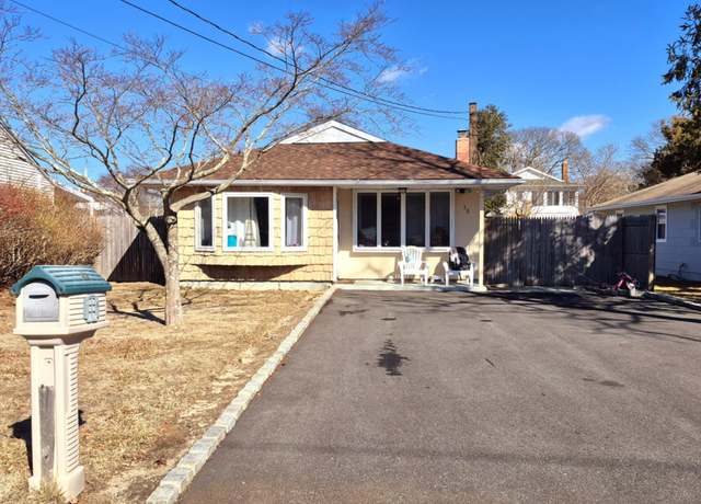 Property at 15 Saint George Dr, Shirley, NY 11967, 3 beds, 1 bath