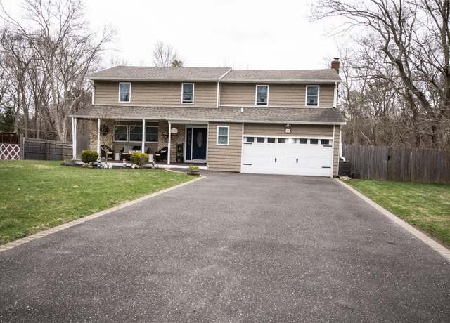 Property at 81 Elmhurst Ave, Medford, NY 11763, 7 beds, 3.5 baths