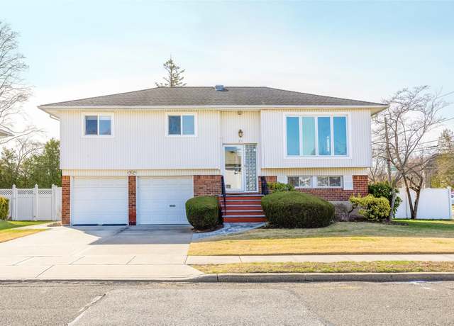 Property at 21 Garynson Ct, Plainview, NY 11803, 4 beds, 2 baths