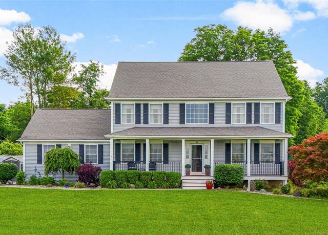 Property at 38 Southview Ct, Poughkeepsie, NY 12603, 4 beds, 2.5 baths