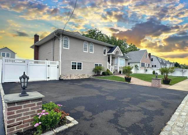 Property at 59 Western Concourse, Amity Harbor, NY 11701, 4 beds, 3.5 baths