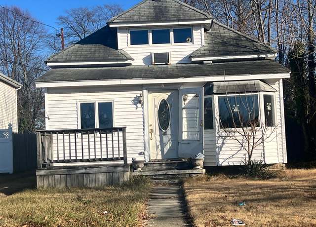 Property at 15 E Hamilton Ave, Massapequa, NY 11758, 4 beds, 1 bath