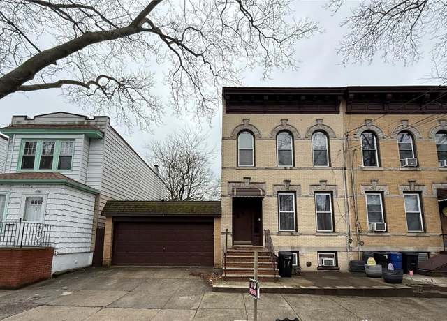 Property at 77-24/77-26 79 Pl, Glendale, NY 11385, 5 beds, 3 baths