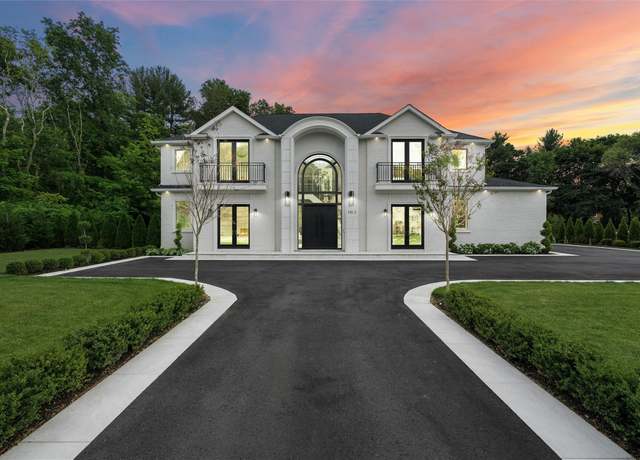 Property at 2 Maple Way, Woodbury, NY 11797, 5 beds, 4.5 baths