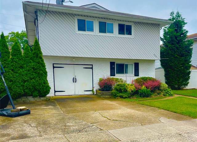 Property at 909 N Central Ave, Woodmere, NY 11598, 5 beds, 2 baths