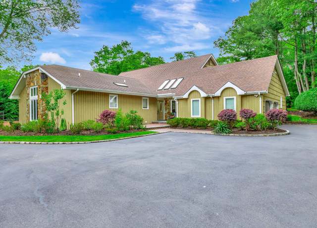 Property at 11 Wandering Way, Smithtown, NY 11787, 5 beds, 5 baths