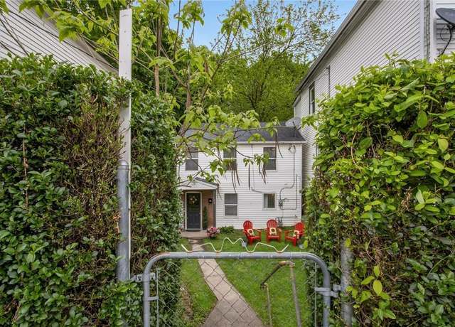 Property at 104 Carter St, Newburgh, NY 12550, 2 beds, 1 bath