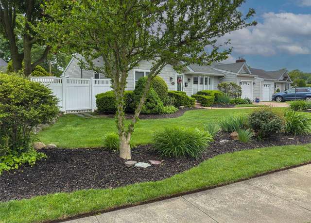 Property at 1611 George Rd, Wantagh, NY 11793, 3 beds, 2 baths