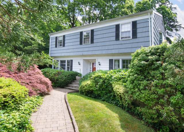 Property at 3 Little Ln, White Plains, NY 10605, 4 beds, 2.5 baths