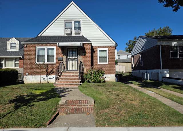 Property at 65-26 167th St, Fresh Meadows, NY 11365, 3 beds, 3.5 baths