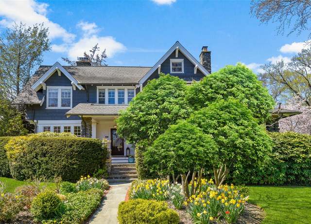 Property at 33 Fernwood Rd, Larchmont, NY 10538, 6 beds, 4 baths