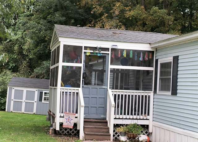 Property at 413 Cologne Ave, Wallkill, NY 12589, 3 beds, 1 bath