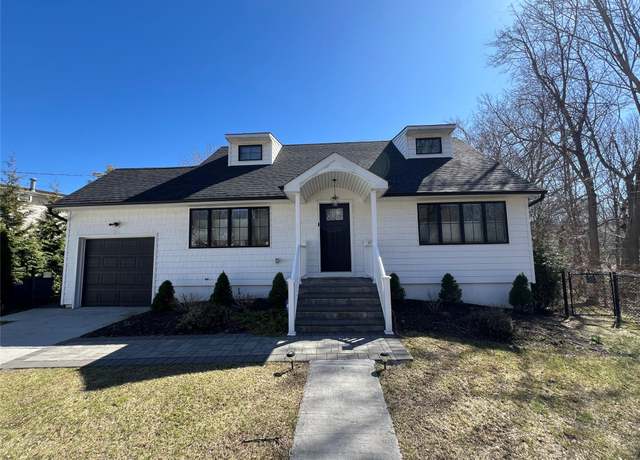 Property at 4 Donald Dr, Kings Park, NY 11754, 3 beds, 2 baths