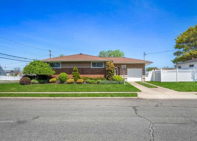 Property at 61 Spielman Ave, Farmingdale, NY 11735, 3 beds, 1.5 baths
