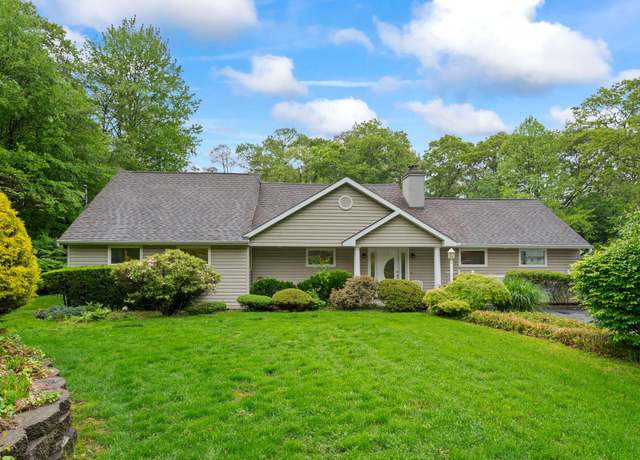 Property at 30 Darby Dr, South Huntington, NY 11746, 3 beds, 2.5 baths