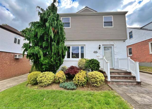 Property at 7931 211th St, Oakland Gardens, NY 11364, 3 beds, 2 baths