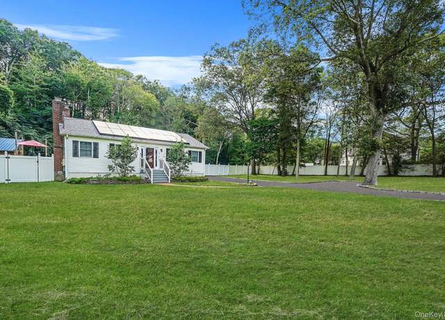 Property at 52 Daly Rd, East Northport, NY 11731, 3 beds, 2 baths