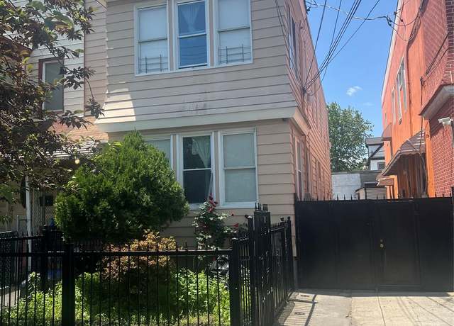 Property at 3758 100th St, Corona, NY 11368, 7 beds, 5 baths