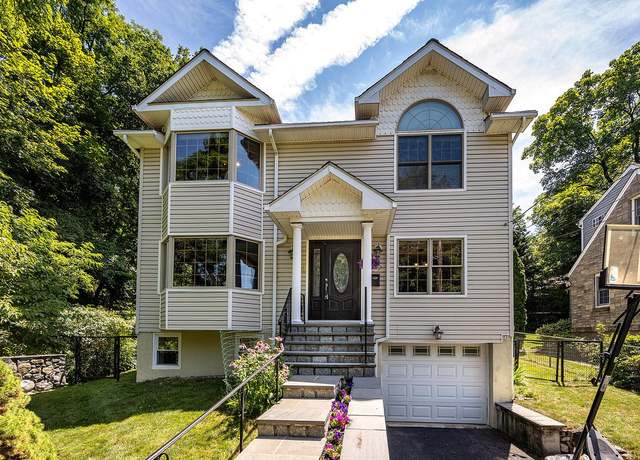 Property at 84 Macarthur Ln, Tarrytown, NY 10591, 3 beds, 2.5 baths