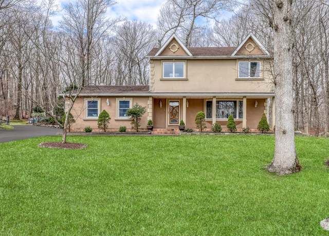 Property at 5 Reeder Pl, Suffern, NY 10901, 4 beds, 2.5 baths