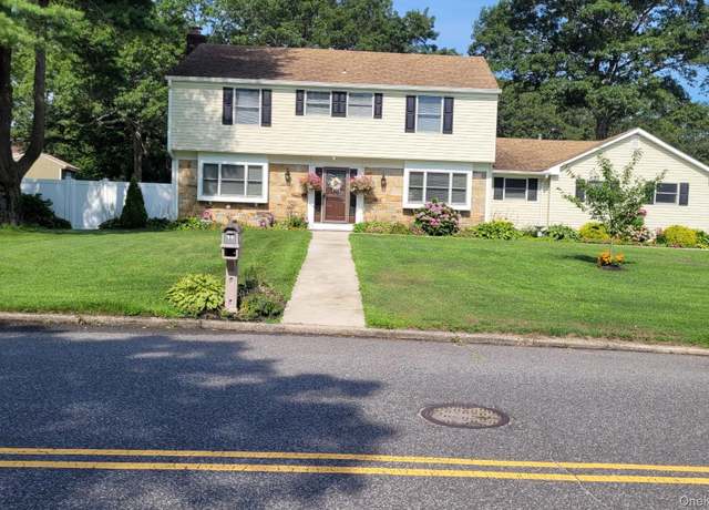 Property at 98 Wedgewood Dr, Coram, NY 11727, 4 beds, 2.5 baths