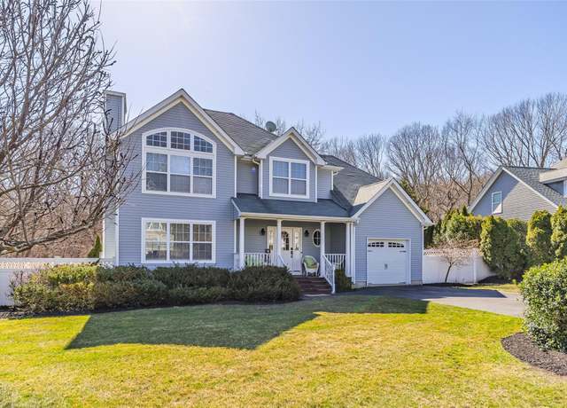 Property at 18 Gladysz Way, Port Jefferson, NY 11777, 4 beds, 2.5 baths