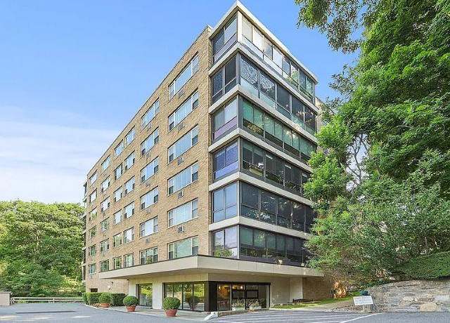 Property at 72 Pondfield Rd W Unit 2F, Bronxville, NY 10708, 2 beds, 2 baths