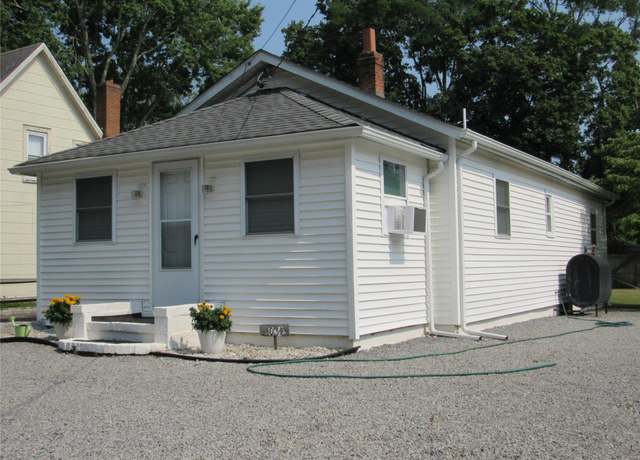 Property at 1031 West St, Riverhead, NY 11901, 2 beds, 1 bath