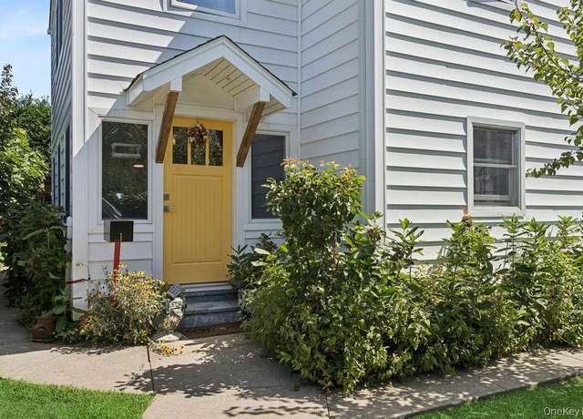 Property at 1 Leo St, Patchogue, NY 11772, 3 beds, 3 baths